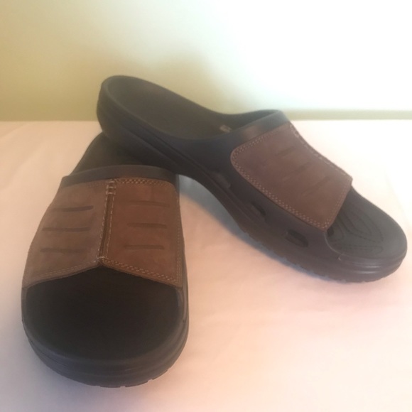 crocs men's yukon mesa slide sandal